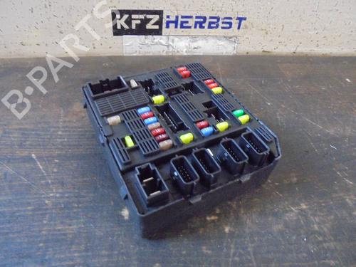 Used Fuse box RENAULT GRAND SCÉNIC III (JZ0/1_) 1.5 dCi (JZ09, JZ0D, JZ10, JZ14, JZ1G, JZ29, JZ2C) (110 hp) 12889158