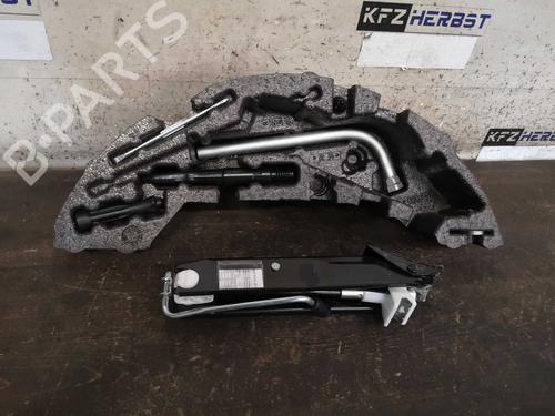 Used Jack Kit AUDI A1 Sportback (8XA, 8XF) 1.0 TFSI (95 hp) 22278728