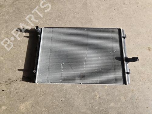 Radiateur à eau AUDI TT (8J3) 2.0 TFSI (200 hp) 32989866