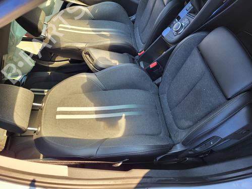 Used Right front seat Right front seat 39586637 39586637