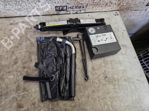 Used Jack Kit Jack Kit AUDI A3 Sportback (8VA, 8VF) 30 TFSI (116 hp) 34180290 34180290