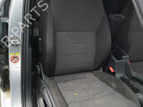 Sedile anteriore destro Sedile anteriore destro SKODA OCTAVIA III Combi (5E5, 5E6) 1.6 TDI (105 hp) 35942545 35942545