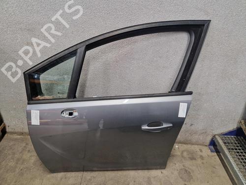 Used Left front door Left front door OPEL MERIVA B MPV (S10) 1.4 (75) (100 hp) 40117904 40117904