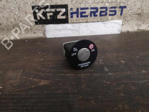 Used Switch Switch HYUNDAI ix20 (JC) 1.4 CRDi (78 hp) 34139887 34139887