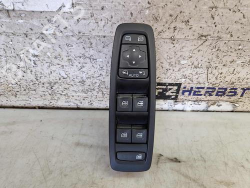 Used Switch RENAULT MEGANE IV Hatchback (B9A/M/N_) 1.5 dCi 110 (B9A3) (110 hp) 27350071