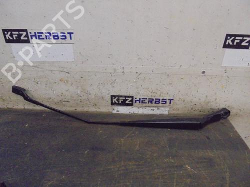 Used Front windshield wiper arm NISSAN PULSAR Hatchback (C13) 1.5 dCi (110 hp) 13068968