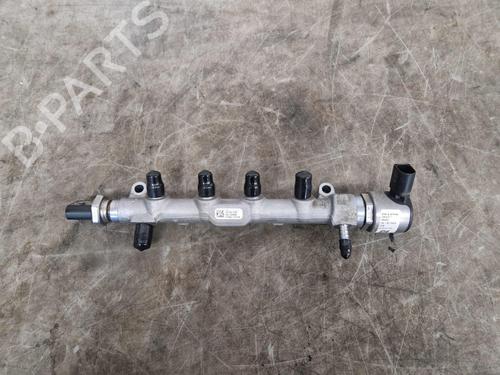 Used Injection rail Injection rail 37151913 37151913
