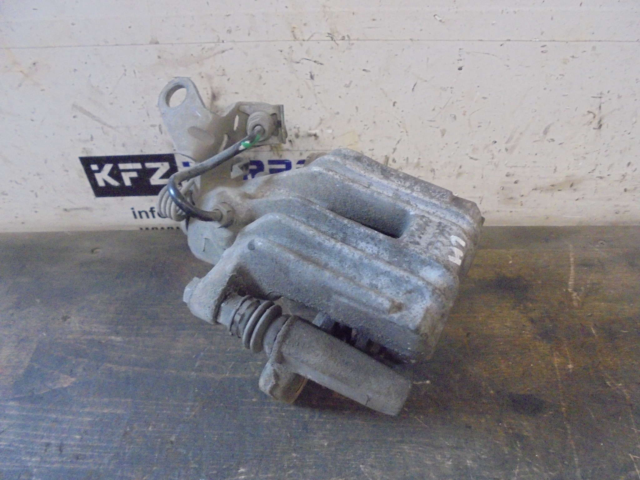Left rear brake caliper SEAT LEON (1P1) 1.2 TSI 12866952 | B-Parts