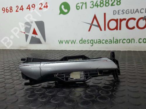 Używane Klamka zewnętrzna drzwi przednich prawych MERCEDES-BENZ C-CLASS (W203) C 220 CDI (203.006) (136 hp) 2729092