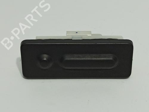 Used Tailgate handle PEUGEOT 3008 II SUV (MC_, MR_, MJ_, M4_) 1.5 BlueHDi 130 (131 hp) 27489857