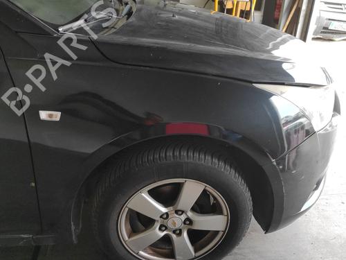 right-front-fenders-chevrolet-cruze-hatchback-j305-2010-39652562 main image