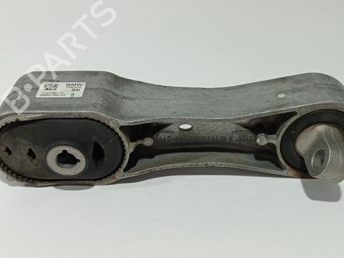 Used Engine mount BMW 1 (F40) 118 d (150 hp) 28504724