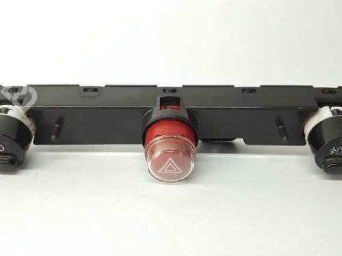 Used Warning switch FIAT 500 (312_) 0.9 (312AXG1A, 312.AXG11) (86 hp) 6629178