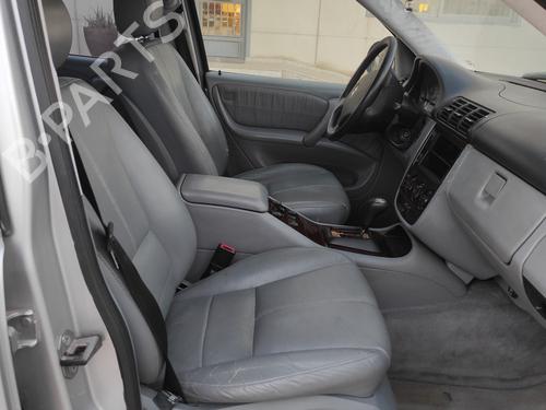 Venstre bak utvendig håndtak MERCEDES-BENZ M-CLASS (W163) ML 270 CDI (163.113) | BP15048386C130