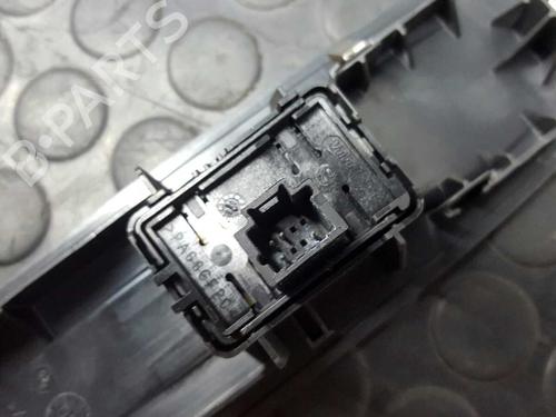 Right front window switch RENAULT MEGANE III Hatchback (BZ0/1_, B3_) 1.9 dCi (BZ0N, BZ0J) | BP2747001I26