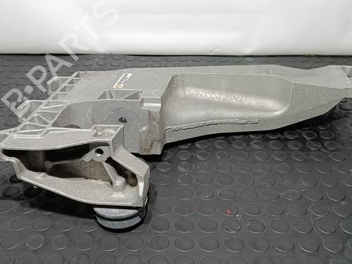 Gearbox mount LAND ROVER RANGE ROVER VELAR (L560) 3.0 D300 SDV6 4x4 | BP13119077M88
