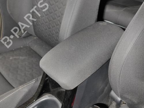 armrest-center-console-toyota-corolla-estate-_e21_-18-hybrid-zwe211-2019-22684871 main image