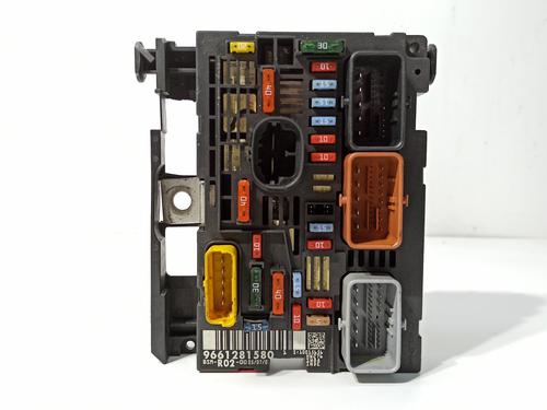 Used Fuse box PEUGEOT 407 SW (6E_, 6D_) 2.0 HDi 135 (136 hp) 25451422