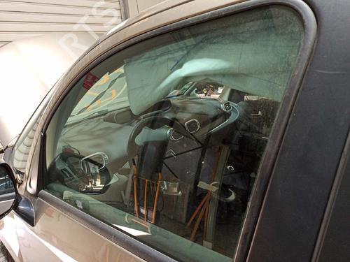 front-left-door-window-citroen-c3-picasso-sh_-16-hdi-90-9201n5-2008-7110402 main image