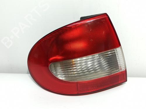 Used Left taillight RENAULT MEGANE I Classic (LA0/1_) 1.4 16V (LA0D, LA1H, lA0W, LA10) (95 hp) 12259072