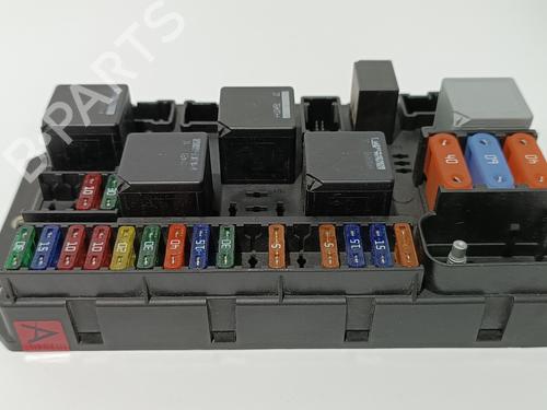 Fuse box LAND ROVER RANGE ROVER III (L322) 4.4 D 4x4 | BP11747671E1