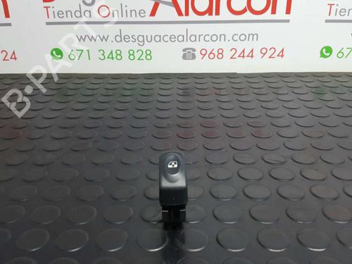 Used Right front window switch RENAULT MEGANE I Classic (LA0/1_) 1.9 D (LA0A, LA0U, LA0R) (64 hp) 2750775