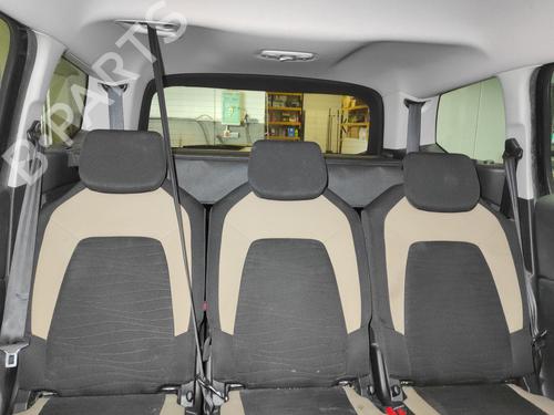 rear-seat-citroen-c4-grand-picasso-ii-da_-de_-2013-32286565 main image