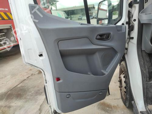 forra-frente-esquerda-ford-transit-v363-platformchassis-fed-ffd-2013-32329443 main image