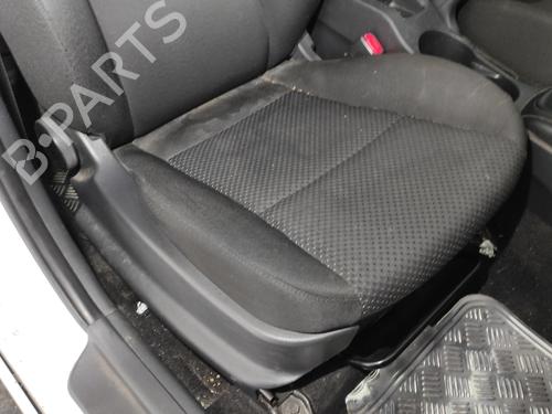 Right front seat HYUNDAI i30 (FD) 1.6 CRDi | BP24520523C16