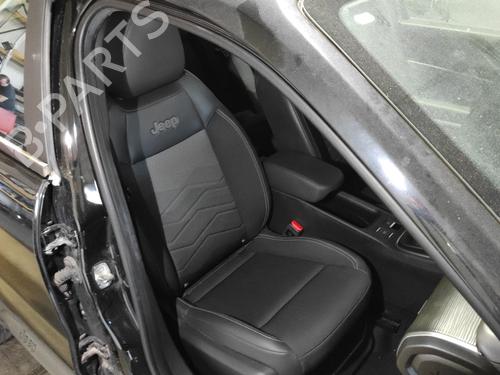 right-front-seat-jeep-avenger-j2-2022-40087698 main image