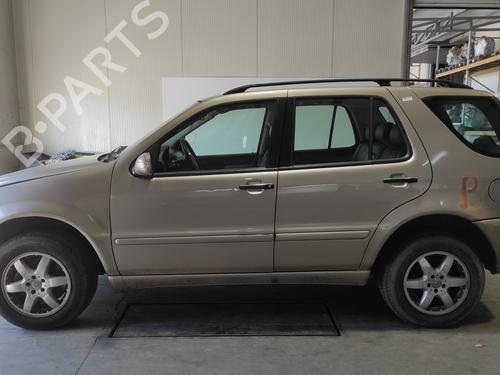 Venstre bak utvendig håndtak MERCEDES-BENZ M-CLASS (W163) ML 400 CDI (163.128) | BP25435614C130