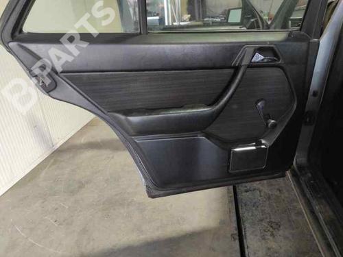 Guarnecido puerta trasera izquierda MERCEDES-BENZ 124 Saloon (W124) 300 D (124.130) (109 hp) 12473001707135