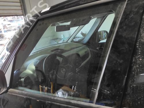 front-left-door-window-fiat-500l-351_-352_-2012-16662637 main image