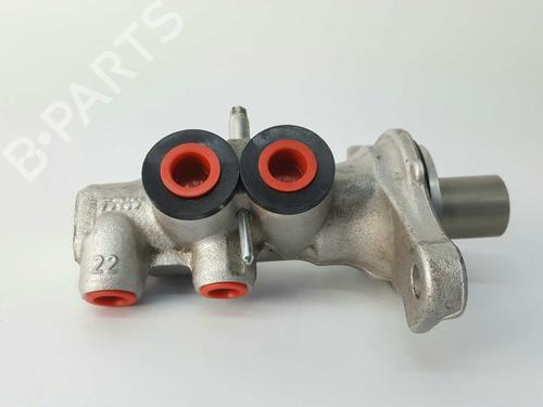 Used Brake master cylinder CITROËN C3 / C3 ORIGIN III (SX) 1.2 VTi 82 (82 hp) 7021016