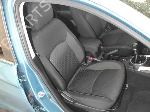 right-front-seat-mitsubishi-asx-ga_w_-2009-39171484 main image