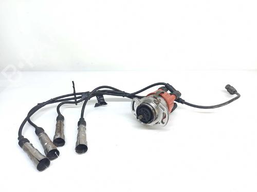 Used Ignition distributor VW POLO II (86C, 80) [1981-1994]  10030919