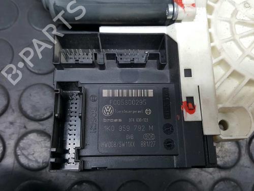 Right front window motor SEAT LEON (1P1) 1.9 TDI | BP2759868E20 