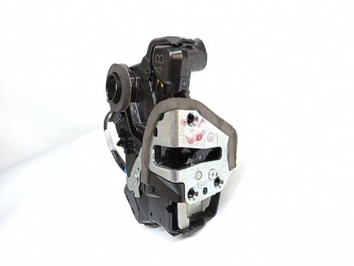 Front right lock TOYOTA AURIS (_E18_) 1.2 (NRE185_, NRE185R) 6903005131