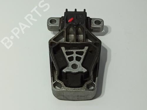 Used Engine mount MERCEDES-BENZ GLA-CLASS (X156) GLA 200 CDI / d (156.908) (136 hp) 21497087