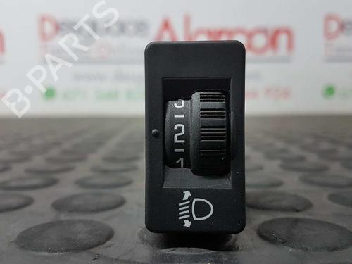 Headlight switch PEUGEOT 308 II (LB_, LP_, LW_, LH_, L3_) 1.6 HDi 100 | BP14528574I24