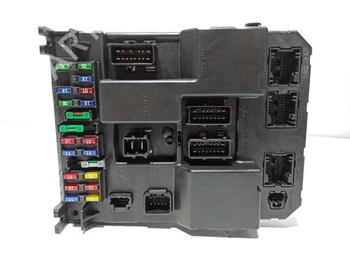 Boîte à Fusibles PEUGEOT 307 (3A/C) 2.0 HDi 90 (90 hp) 27925913