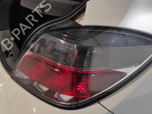 Right taillight OPEL ASTRA H GTC (A04) 1.9 CDTi 16V (L08) | BP24423925C35