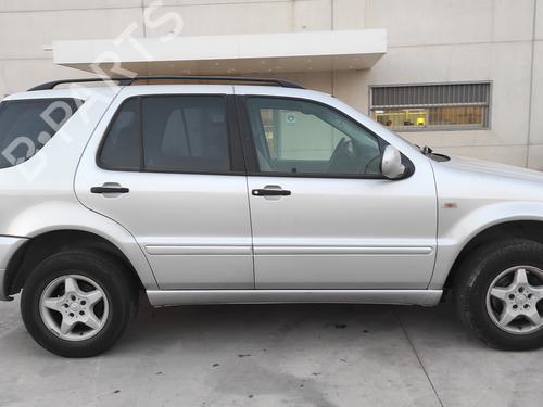 Venstre bak utvendig håndtak MERCEDES-BENZ M-CLASS (W163) ML 270 CDI (163.113) | BP15048386C130