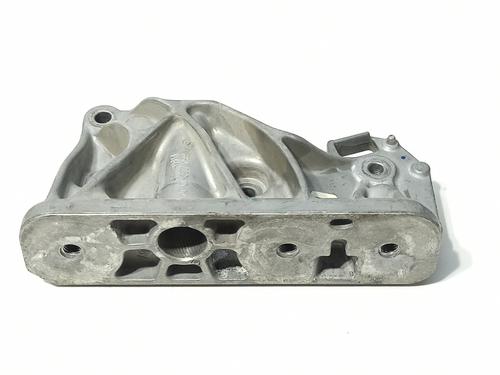 Engine mount MERCEDES-BENZ CLA (C118) CLA 200 d (118.312) A6542230004