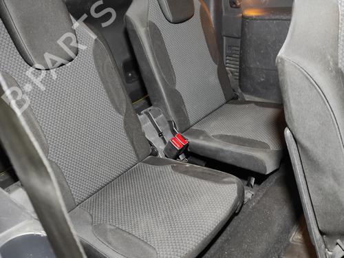 rear-seat-citroen-c4-picasso-i-mpv-ud_-2006-2007-2008-2009-2010-2011-2012-2013-2014-2015-23412918 main image