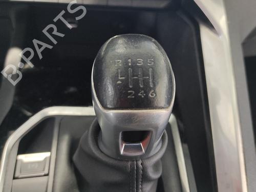Shift knob PEUGEOT 5008 II (MC_, MJ_, MR_, M4_) 1.2 THP (MRHNYH, MRHNYW, MRHNSJ, MRHNSU, MRHNSM) | BP24985095I34