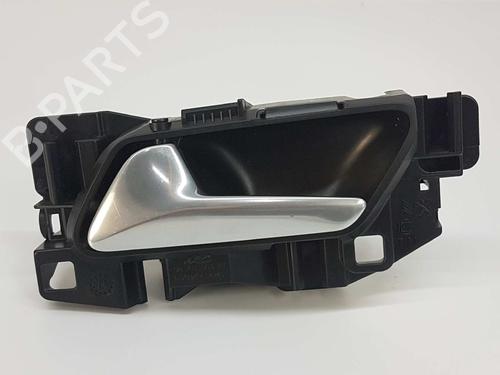 Used Front left interior door handle PEUGEOT 3008 II SUV (MC_, MR_, MJ_, M4_) 1.2 THP/ PureTech 130 (MRHNSM, MRHNSU, MRHNSJ, MRHNYW,... (131 hp) 9188099