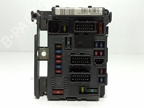Fuse box CITROËN C5 I (DC_) 2.2 HDi (DC4HXB, DC4HXE) | BP22187586E1 