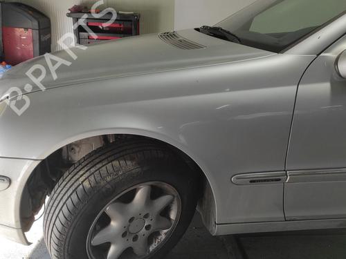 left-front-fenders-mercedes-benz-c-class-w203-2000-2001-2002-2003-2004-2005-2006-2007-36341504 main image