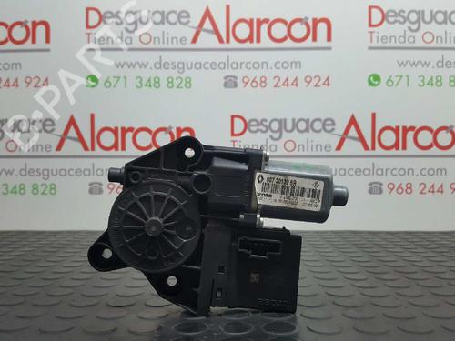 Motore alzacristalli anteriore destro RENAULT MEGANE III Hatchback (BZ0/1_, B3_) 1.9 dCi (BZ0N, BZ0J) (131 hp) 2783919